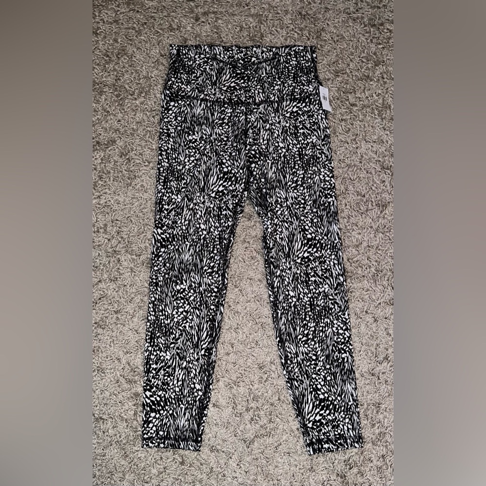 NWT!! Old Navy Hi-Rise Core 7/8 Leggings - Sz M